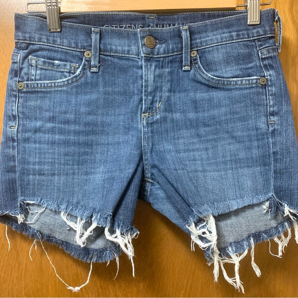 Citizens of Humanity Low rise Jean shorts SZ 25